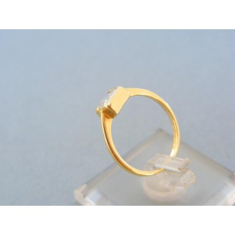 Elegantný dámsky prsteň žlté zlato zirkón tvar obdĺžnik