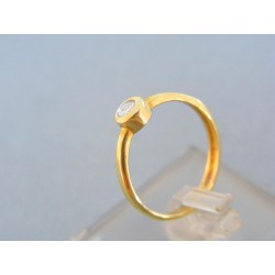 Zlatý dámsky prsteň jednoduchý žlté zlato priehľadný zirkón DP51163Z