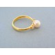 Krásny prsteň žlté zlato perla dva zirkóny