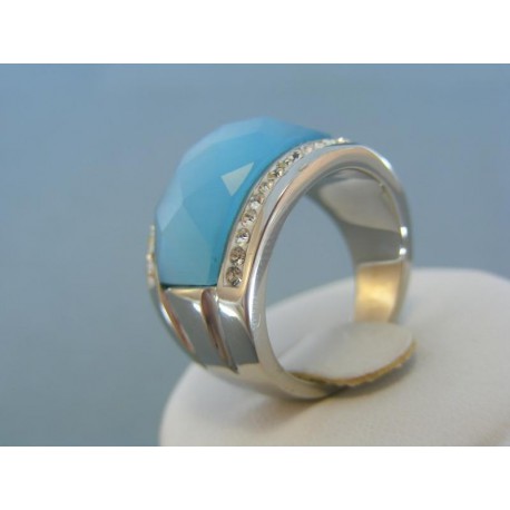 Vzorovaný strieborný prsteň s bledo modrým kameňom