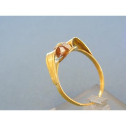 Vzorovaný dámsky prsteň žlté červené zlato VP72365V