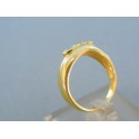Okuzľujúci zlatý prsteň žlté zlato kamienky VP56416Z