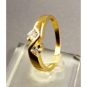 Zlatý dámsky prsteň žlté zlato trblietavé kamienky VP54258Z