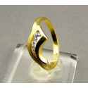 Zlatý dámsky prsteň žlté zlato zdobený kamienkami VP55272Z