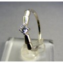 Zlatý dámsky prsteň jemný vyrobený z bieleho zlata VP55148B