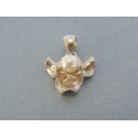 Zaujímavy strieborný prívesok s perlou DIS246ge