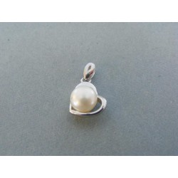 Strieborný prívesok srdiečko s perlou VIS157