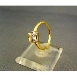 Zlatý dámsky prsteň s bielym zirkónom žlté zlato VP55260Z