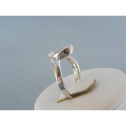 Strieborný dámsky prsteň vyrezávany vzor zdobený kamienkami VPS54259