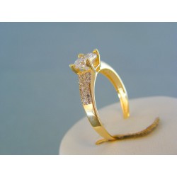 Zlatý dámsky prsteň žlté zlato kamienky VP53213Z