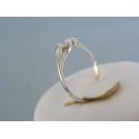Strieborný dámsky prsteň pekný tvar kamienky VPS48094