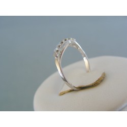 Strieborný dámsky prsteň zdobený VPS48096