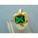 Zlatý prsteň s veľkým zeleným kameňom