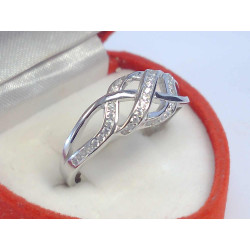 Ródiovaný dámsky výrazný prsteň s kamienkami VPS60258 925/1000 2,58 g