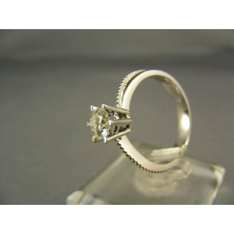 Diamantový prsteň v 18 karátovom bielom zlate