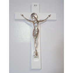 Drevený kríž s motívom ukrižovaný Ježiš zo striebra D-R182932ARG