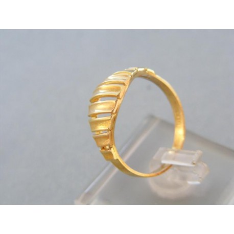 Zlatý dámsky prsteň v žltom zlate